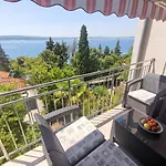 Sara 1, 50 M From The Beach, Balcony And Sea View, Private Parking