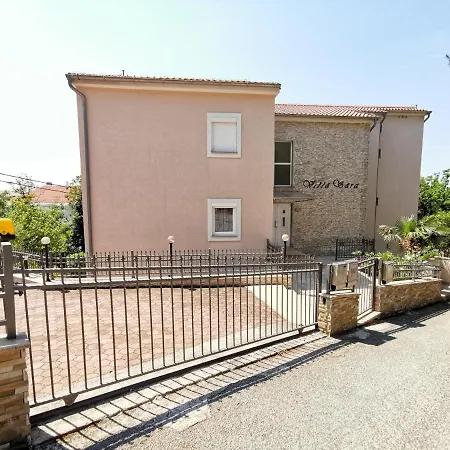 Sara 1, 50 M From The Beach, Balcony And Sea View, Private Parking Crikvenica