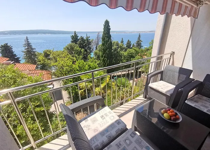 Sara 1, 50 M From The Beach, Balcony And Sea View, Private Parking