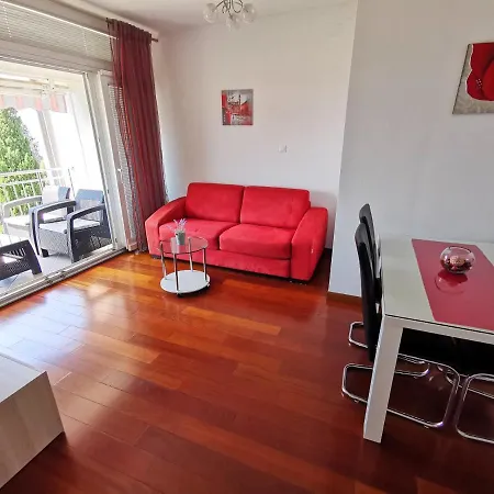 Sara 1, 50 M From The Beach, Balcony And Sea View, Private Parking Apartamento Crikvenica