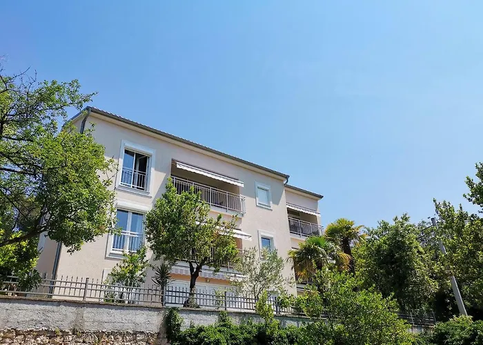 Sara 1, 50 M From The Beach, Balcony And Sea View, Private Parking * تْسْغيكفانِتْسا