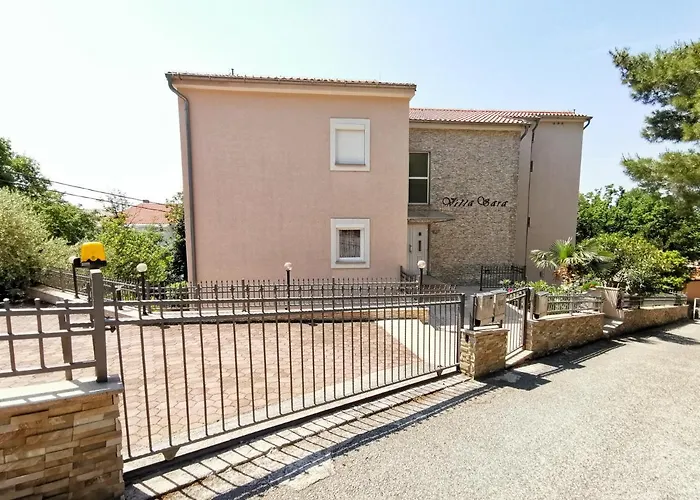 Sara 1, 50 M From The Beach, Balcony And Sea View, Private Parking تْسْغيكفانِتْسا