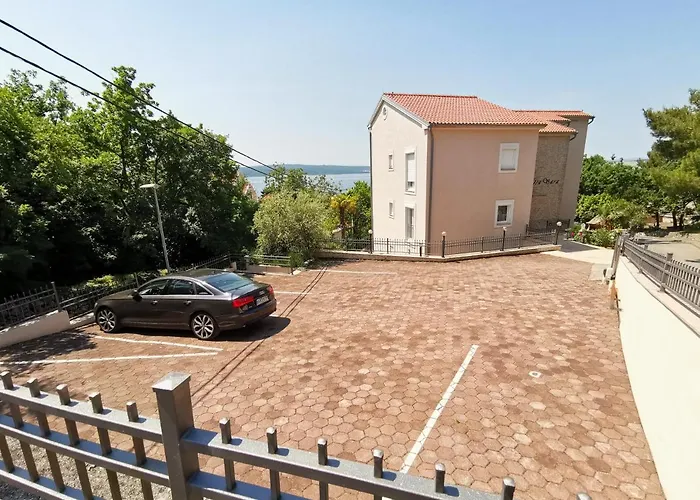 Sara 1, 50 M From The Beach, Balcony And Sea View, Private Parking تْسْغيكفانِتْسا