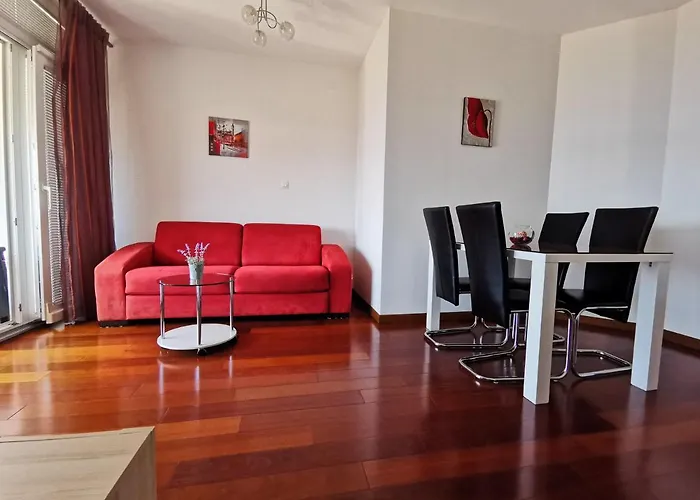 Sara 1, 50 M From The Beach, Balcony And Sea View, Private Parking * تْسْغيكفانِتْسا