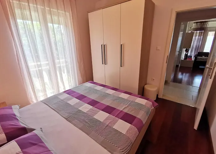 Sara 1, 50 M From The Beach, Balcony And Sea View, Private Parking Διαμέρισμα Crikvenica