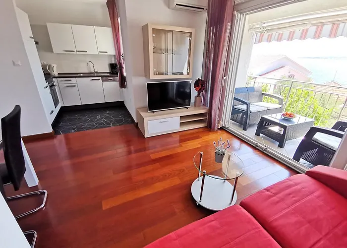 شقة Sara 1, 50 M From The Beach, Balcony And Sea View, Private Parking *