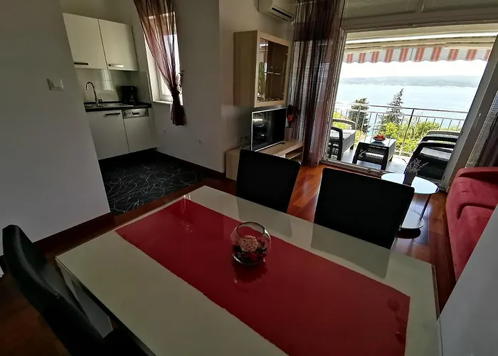 Sara 1, 50 M From The Beach, Balcony And Sea View, Private Parking شقة تْسْغيكفانِتْسا