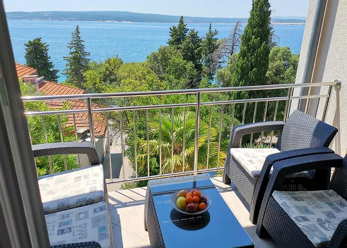 Sara 1, 50 M From The Beach, Balcony And Sea View, Private Parking Διαμέρισμα Crikvenica