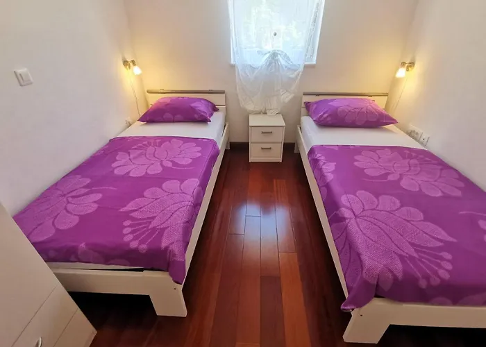 Sara 1, 50 M From The Beach, Balcony And Sea View, Private Parking Διαμέρισμα